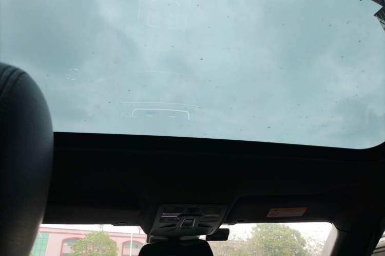 Used Land X7 2015 2.0T Panoramic Prestige Edition
