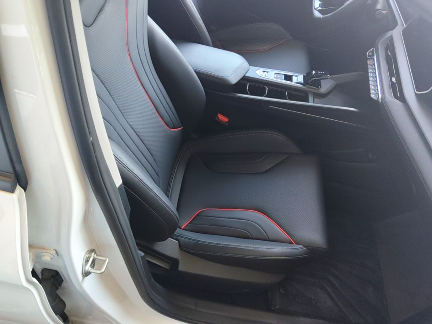 Geely Auto Binray 2024 Binrui COOL 1.5T DCT Longteng Edition — снимка 19