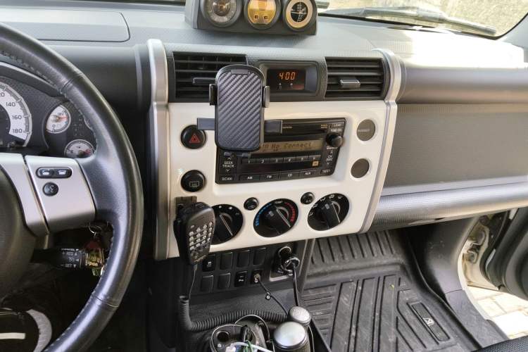 Used Toyota FJ Cruiser  Audio And AC Panel
