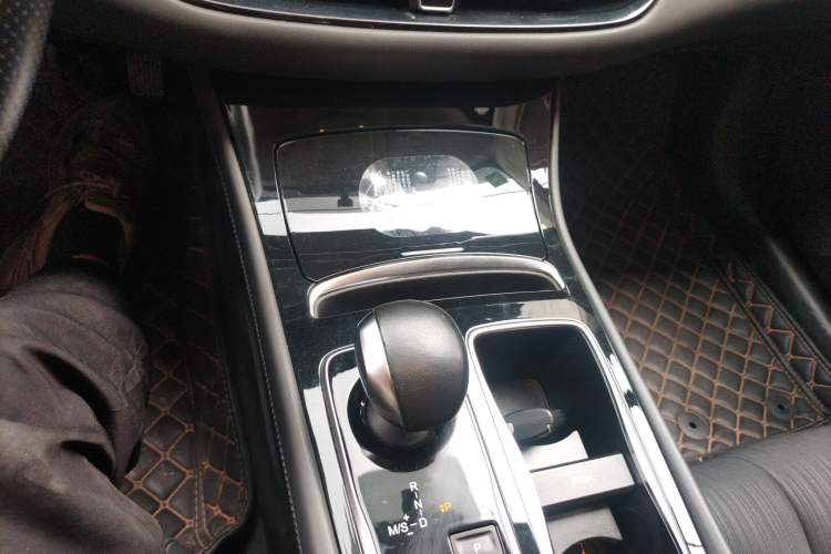 Used GAC Trumpchi GA6 2019 270T Automatic Elite Edition Gear Lever