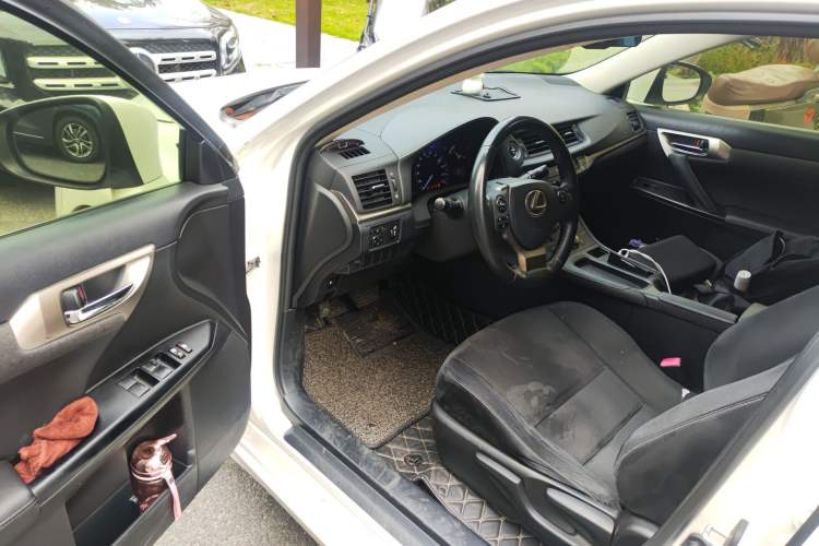 Used Lexus CT 2014 CT200h Elite Edition Monochrome Driver Seat