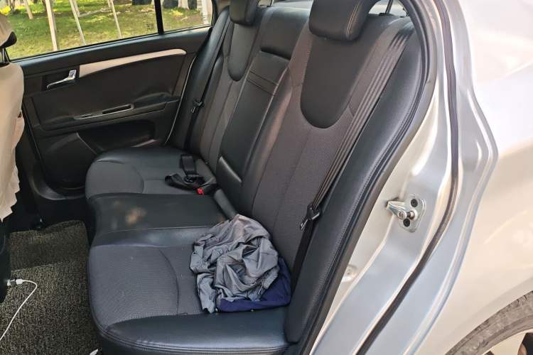 Used Roewe 350 2013 350C 1.5L Automatic Xunyue Edition Left Rear Seat