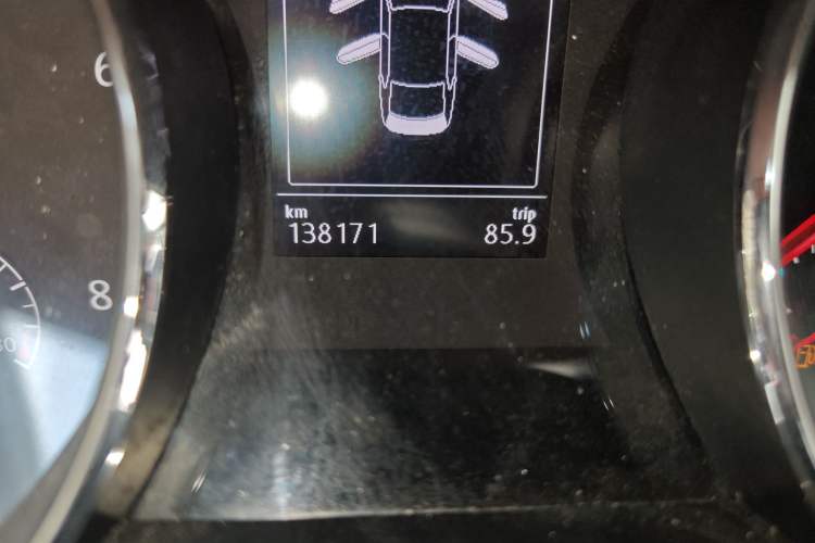 Used Volkswagen Lamando 2017 280TSI DSG Comfort Edition Odometer Close Up