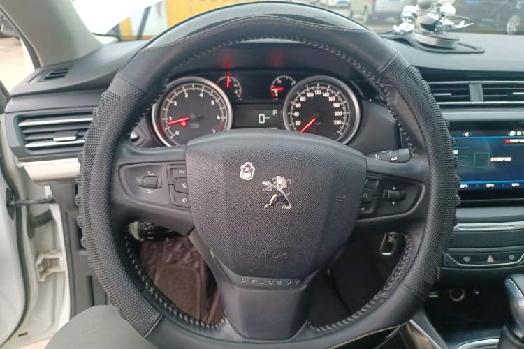 Used Peugeot 408 2018 350THP Automatic Luxury Edition Steering Wheel