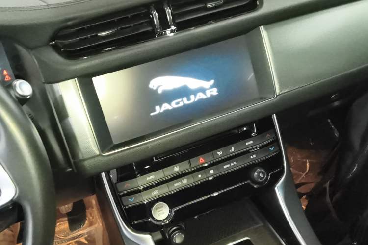 Used Jaguar XFL 2018 XFL 2.0T 250 PS Luxury Edition
