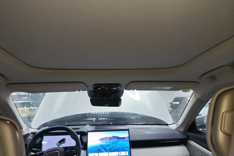 Used Lynk & Co 08 EM-P 2023 245km Ultra-Long Range Halo Headliner