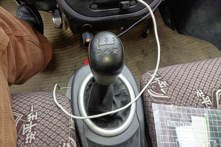 Used BAIC Weiwang 306 2011 1.3L base model 7 seats
