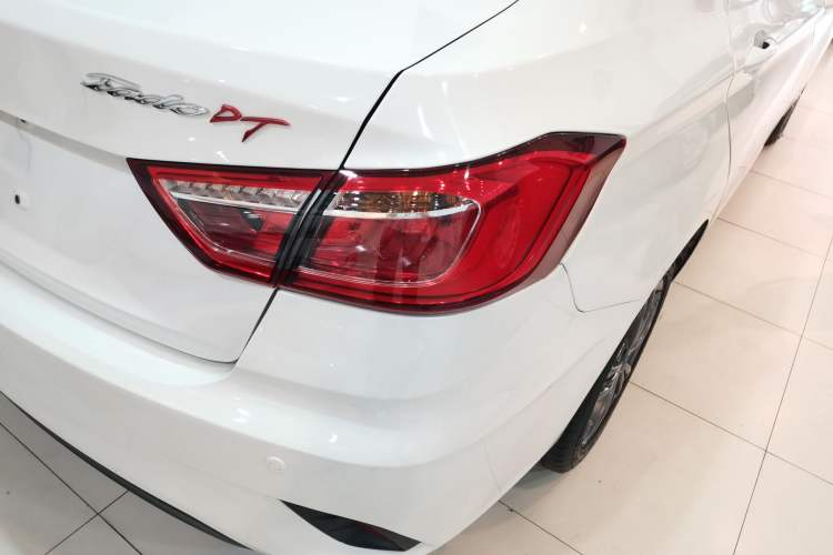 Used CHANGAN Eado DT 2019 1.6L Manual Comfort Model China VI Standard
