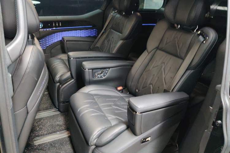 Used Zeekr 009 2024 7-Seater Aisle Version 108 kWh Left Rear Seat