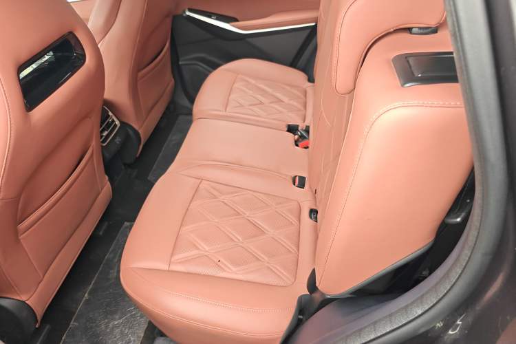 Used CHANGAN CS75 PLUS 2023 3rd Generation 1.5T Automatic Prestige Model
