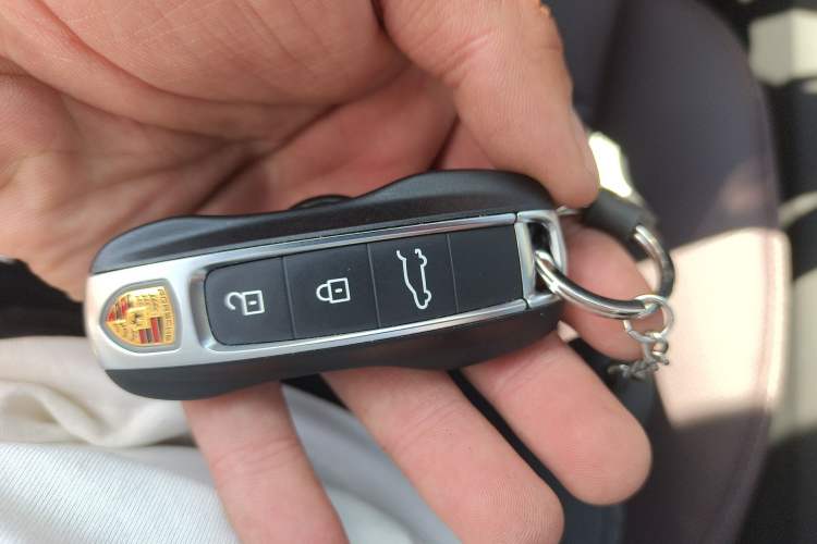 Used Porsche Cayenne 2024 Cayenne 3.0T Vehicle Key