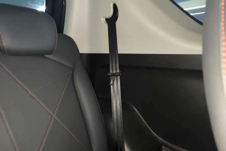 Used Chery New Energy Little Ant 2022 Revised Version Sweet Pink Edition Half-Sugar Version Lithium Iron Phosphate 30.7 kWh 30 kW 301 km