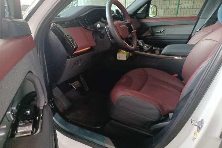 Used Land Rover Range Rover Sport 2023 400PS Dynamic SE
