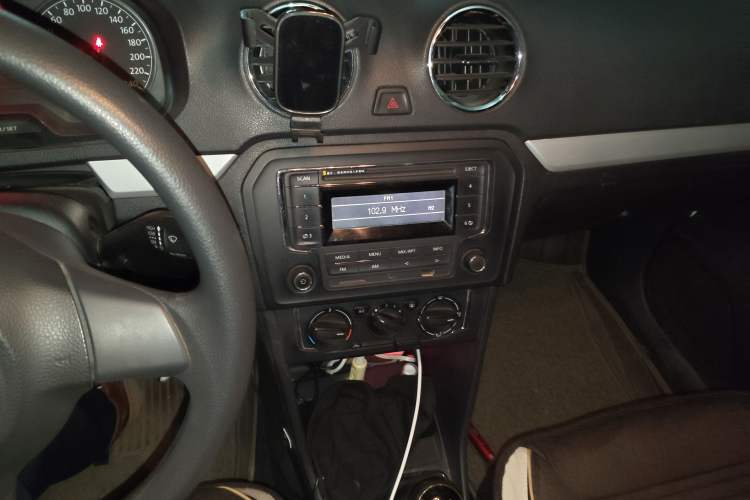 Used Volkswagen Jetta 2015 1.6L Manual Comfort Model
