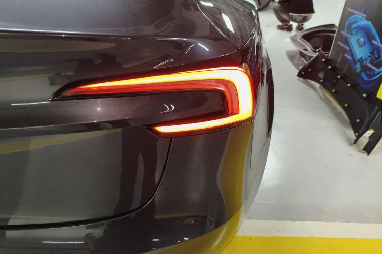 Used Tesla Model 3 2023 Rear-Wheel-Drive Version
