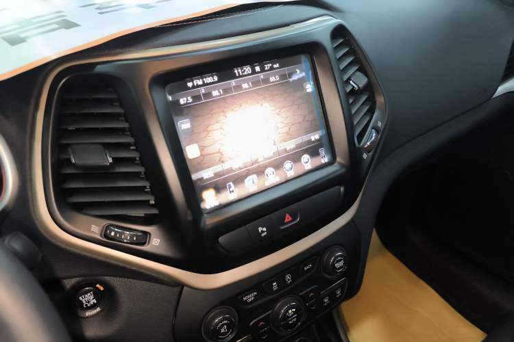 Used Jeep Cherokee 2016 2.4L Professional Smart Version