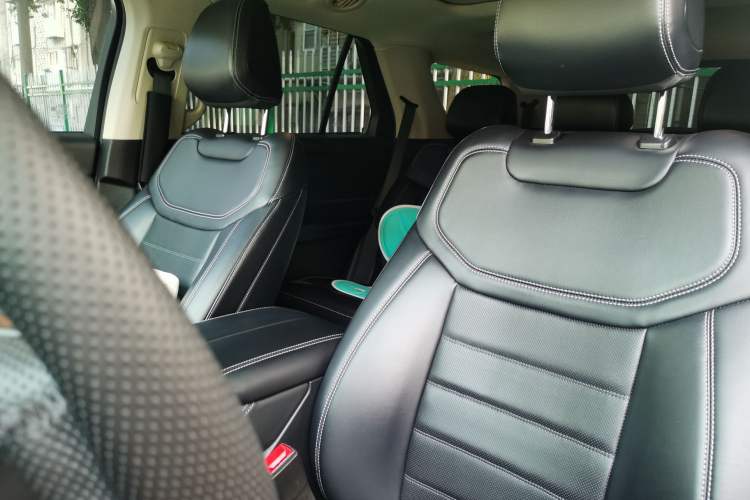 Used Ford Explorer 2023 EcoBoost 285 Four-Wheel Drive Stylish Plus Version 7 Seats
