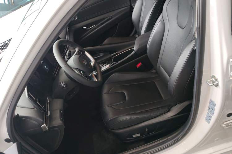 Used Hyundai Elantra 2021 1.5L CVT LUX Prestige Edition
