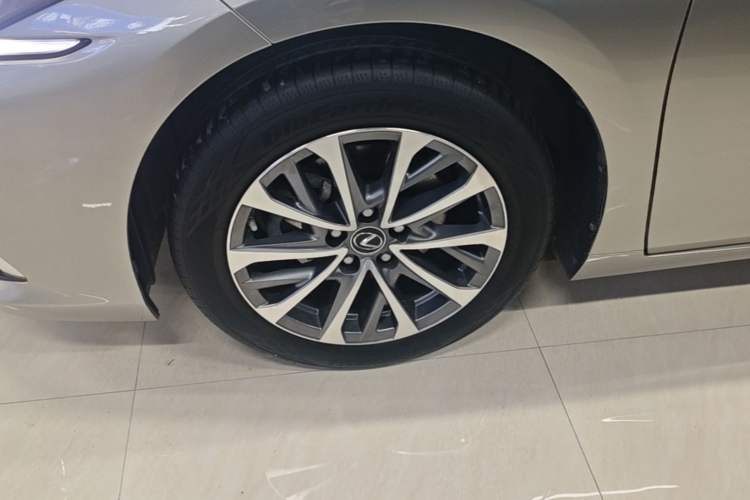 Used Lexus ES 2025 200 Premium Edition
