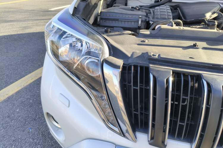 Used Toyota Prado  Right Front Headlight
