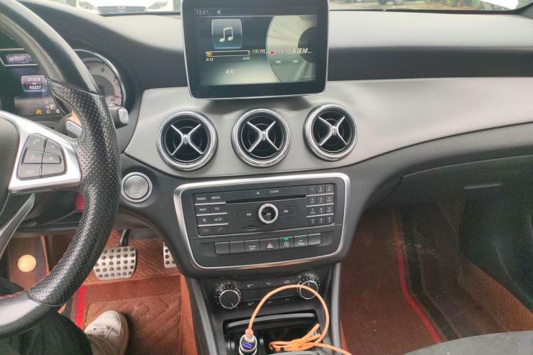 Used Mercedes-Benz CLA 2015 CLA 220 4MATIC Audio And AC Panel