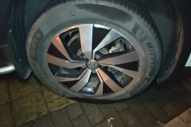 Used Volkswagen Tayron 2019 Teramont Edition 280TSI Two-Wheel Drive Luxury Model China VI Standard Right Front Wheel Hub