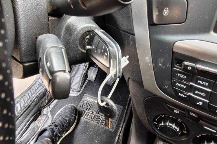 Used Peugeot 301 2014 1.6L Manual Comfort Edition