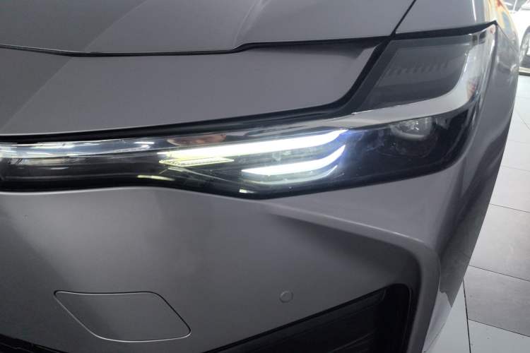 Used Toyota bZ3 2023 517 km Elite PRO Left Front Headlight