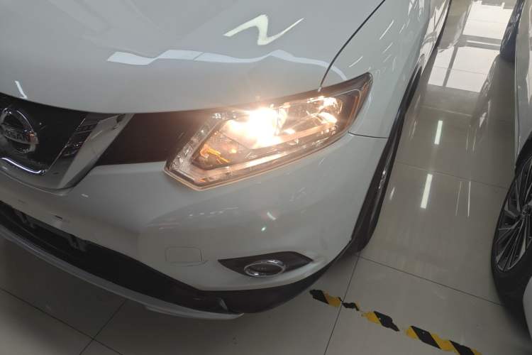 Used Nissan X-Trail 2015 2.0L CVT Comfort MAX Edition 2WD
