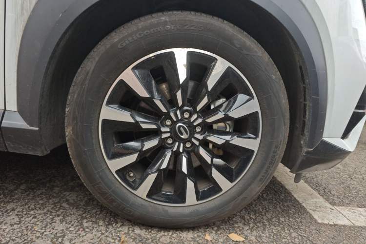 Used GAC Trumpchi EMKOO 2022 1.5T Supernova Pro Edition Right Front Wheel Hub