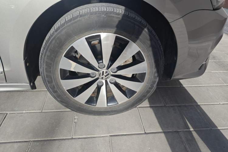 Used Volkswagen Sagitar 2015 230TSI Automatic Luxury Model
