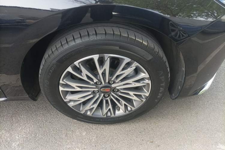 Used Hongqi H5 2024 1.5T DCT Smart Connect Flagship Edition Right Rear Wheel Hub