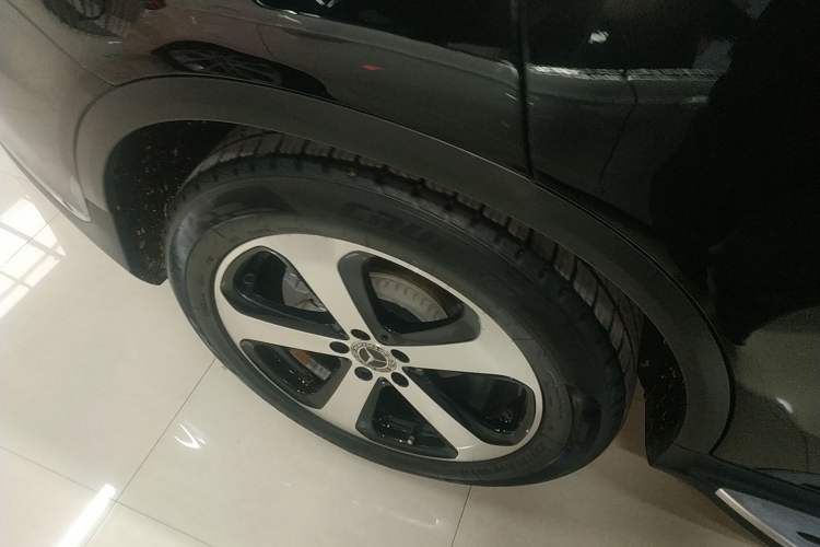 Used Mercedes-Benz GLC 2018 GLC 260 4MATIC Luxury Model
