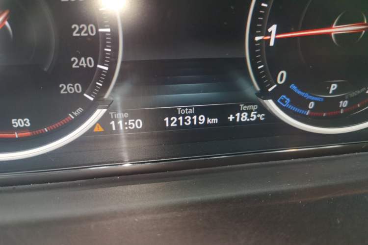 Used BMW 5 Series 2017 525Li Leading Model Odometer Close Up