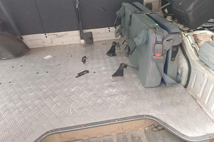 Used Foton Scenic 2014 2.0L Express Classic Short-Wheelbase Low-Roof 4Q20M
