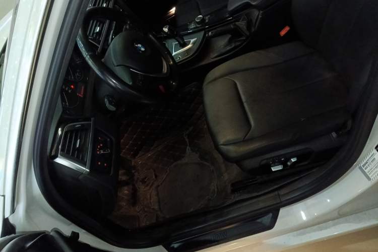 Used BMW 3 Series 2017 320Li Fashion Model Left Front Seat