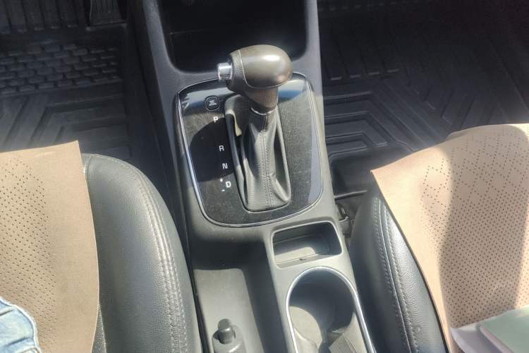 Used Kia K3 2016 1.6L Automatic GL Gear Lever