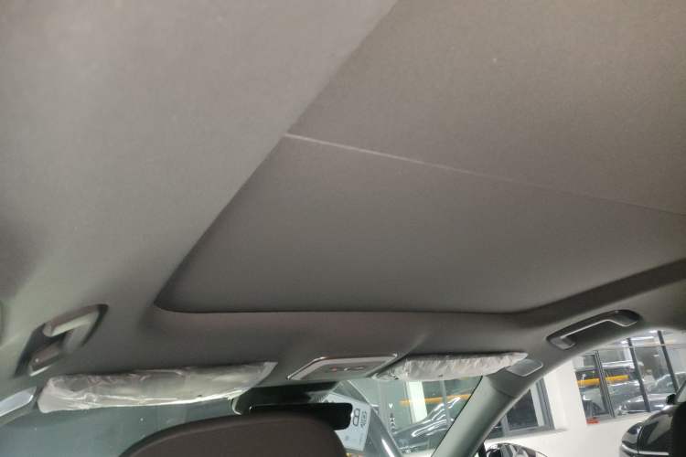 Used Zeekr 7X 2025 100 kWh Long-Range Rear-Wheel Drive with Intelligent Driving Features