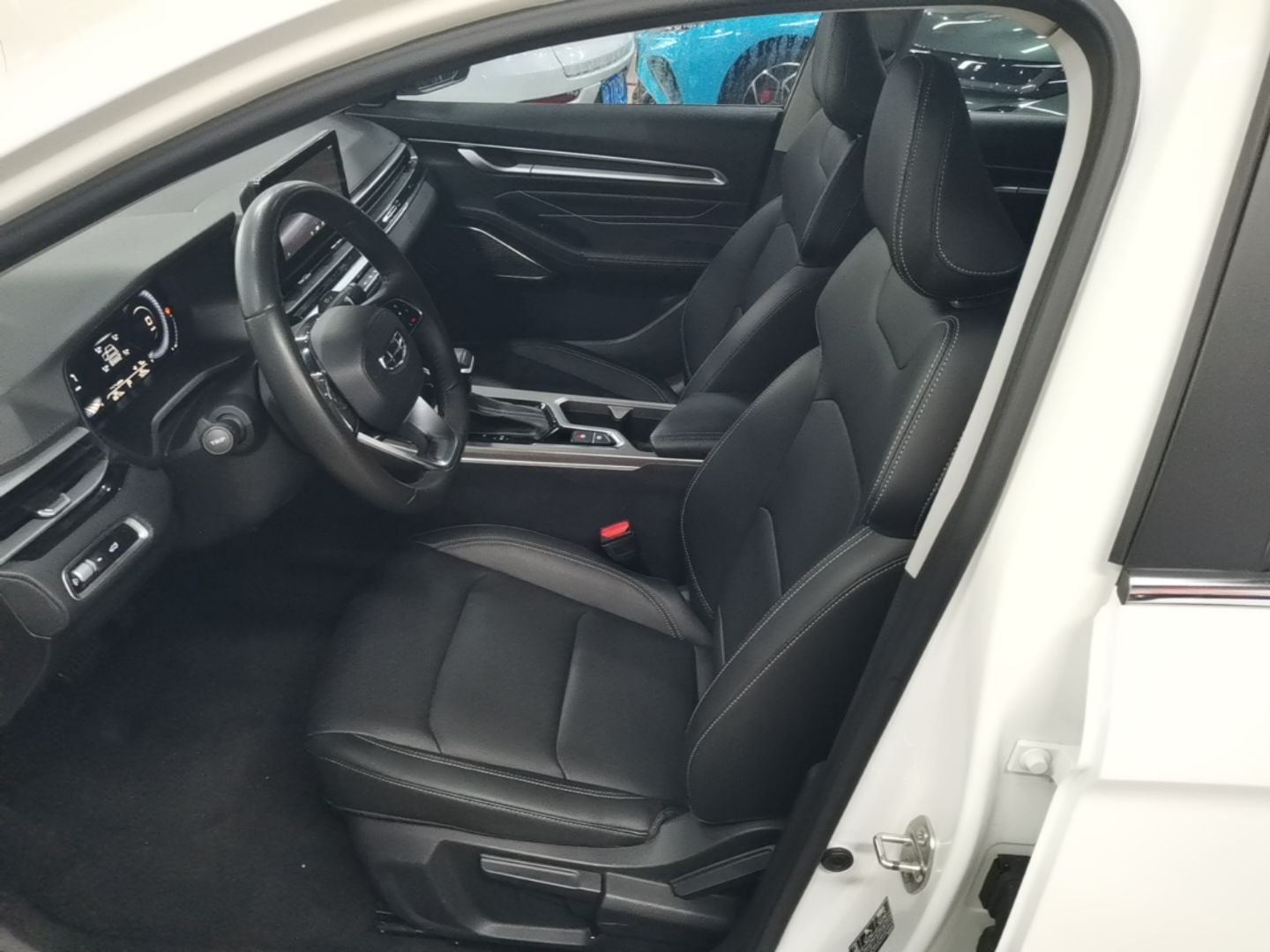 Geely Auto Emgrand 2022 4th Generation 1.5L CVT Luxury Model - Premium — снимка 17