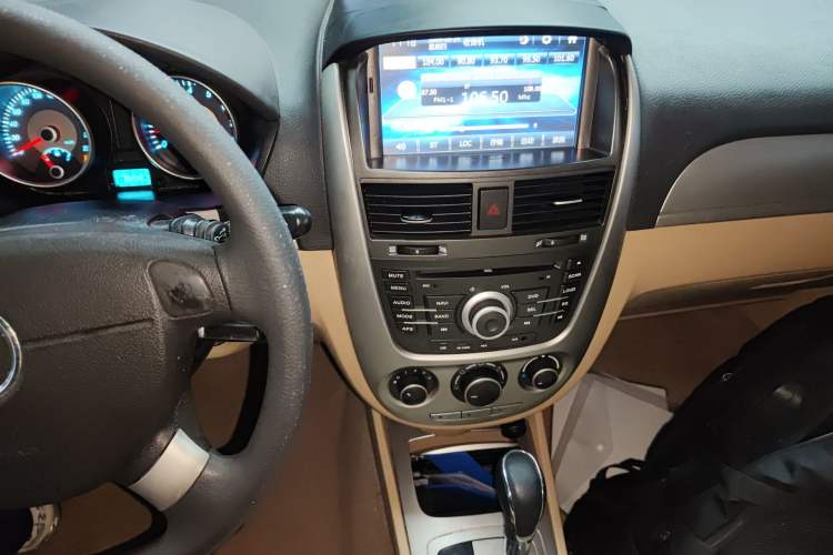 Used Buick Excelle 2013 1.5L Automatic Classic Model Audio And AC Panel