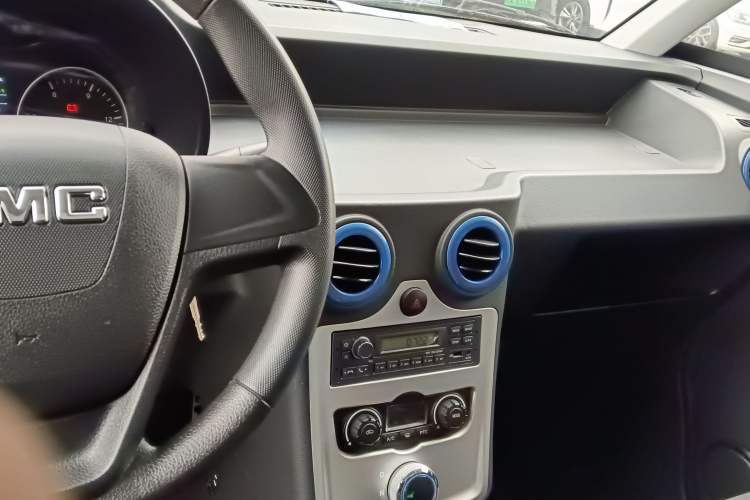 Used JMC E-Roadrunner 2023 E630 Van Deluxe Edition 41.86 kWh