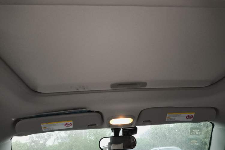 Used MG 3SW 2015 1.5L AMT Elite Model Headliner