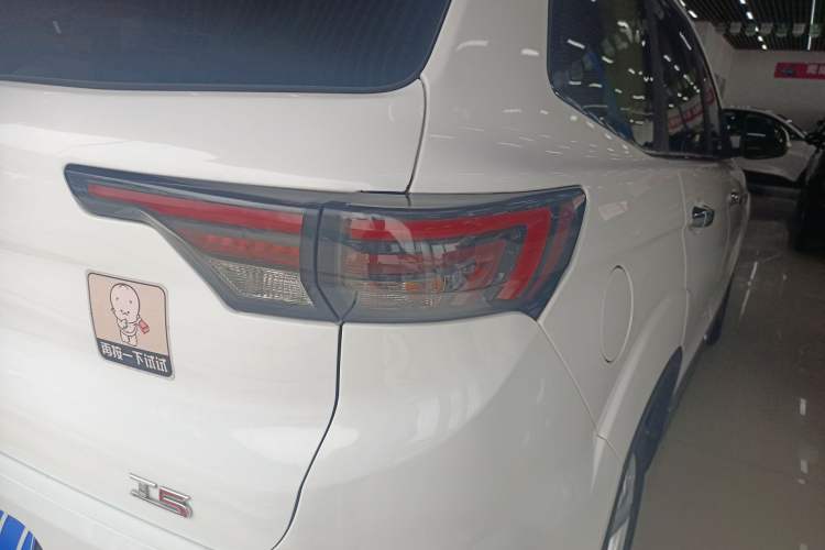 Used Bisu T5 2017 1.5T Manual Comfort Model Right Rear Taillight