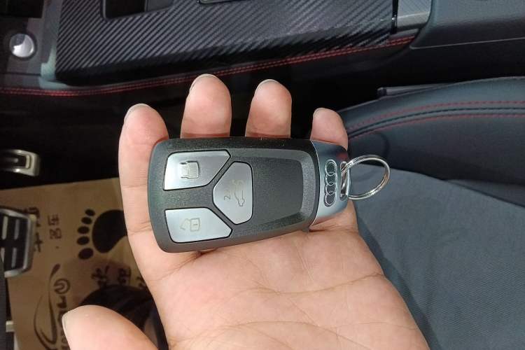 Used Audi Q5L Sportback 2022 40 TFSI RS Package Performance Model Vehicle Key