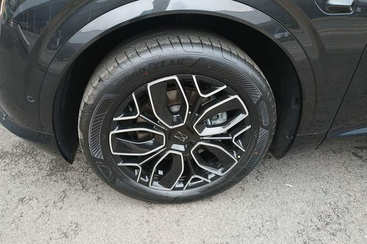 Used Avatr 07 2026 Elite Pure-Electric Version Left Front Wheel Hub