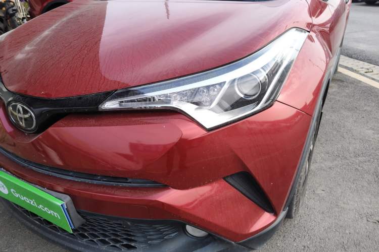 Used Toyota C-HR 2018 2.0L Leading with Sunroof China VI Standard
