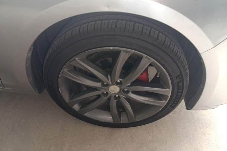 Used Hongqi H5 2020 1.5T DCT Flagship Edition Right Front Wheel Hub