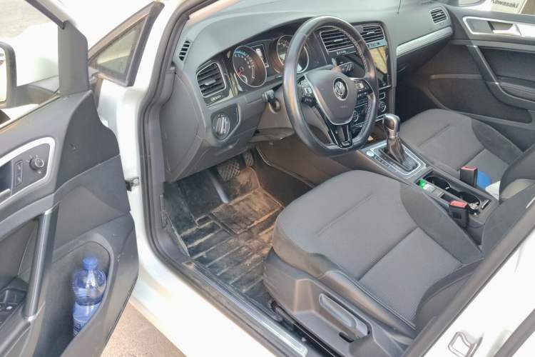 Used Volkswagen Golf Pure Electric 2020 Chari Driver Seat