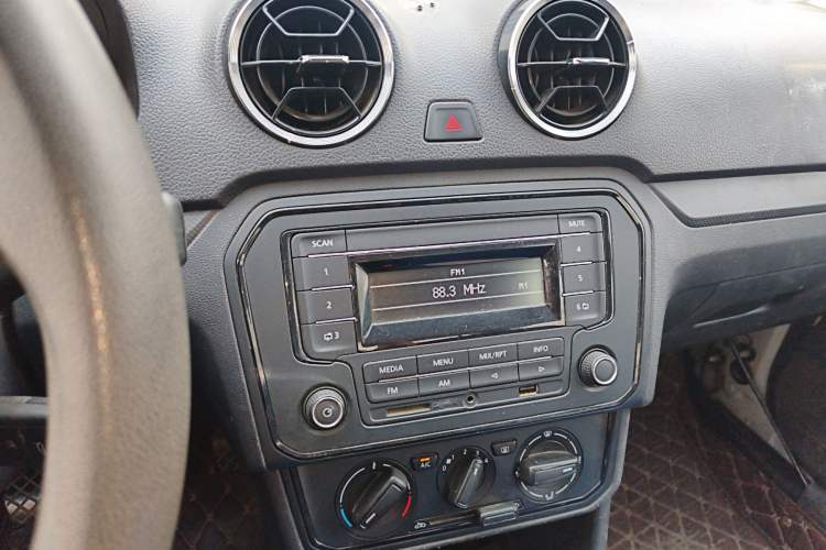 Used Jetta VA3 2019 1.5L Manual Entry-Level Version Audio And AC Panel