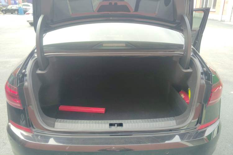 Used Volkswagen Passat 2023 280TSI Elite Edition Trunk